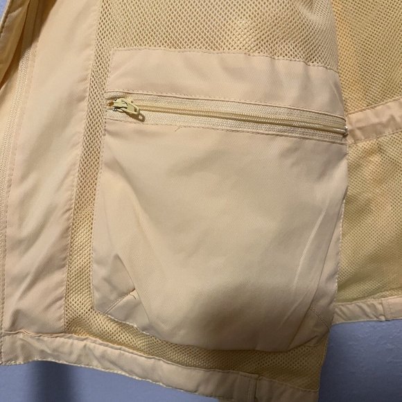 Izod Yellow lightweight jacket W/zip off sleeves & mesh lining Size Large - Picture 7 of 11